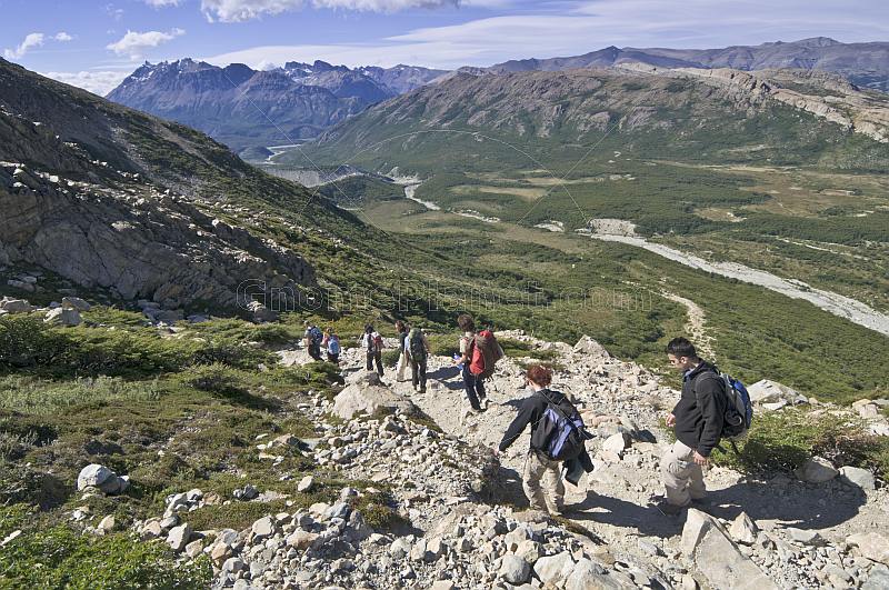 Trekkers walk the mountain paths in the Parque Nacional Los Glaciares.