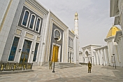 The golden-roofed Turkmenbashi Ruhy Mosque is the biggest in Central Asia, and can hold 10,000 worshippers.