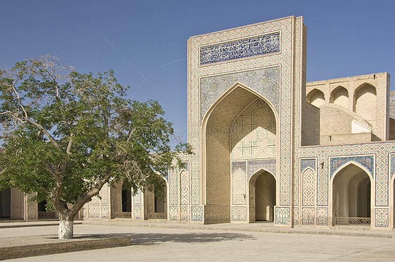 Interior courtyard at the Kalon Mosque.