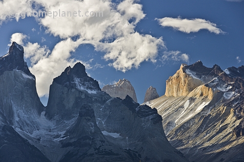 Mountains with sun and clouds in the Parque Nacional Los Glaciares.